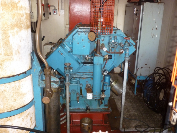A used Reveal VHP36 compressor